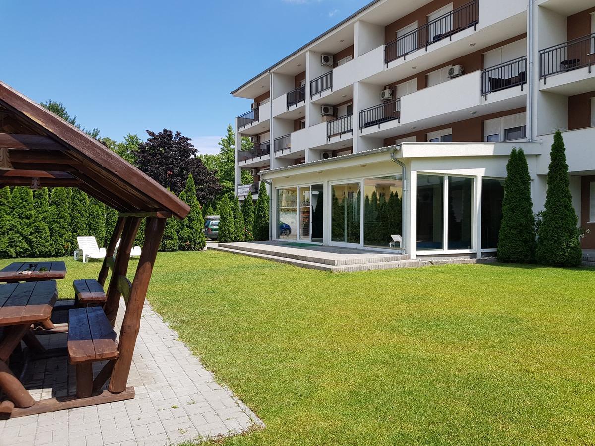 Black Brothers Wellness Apartments Siófok Exteriér fotografie